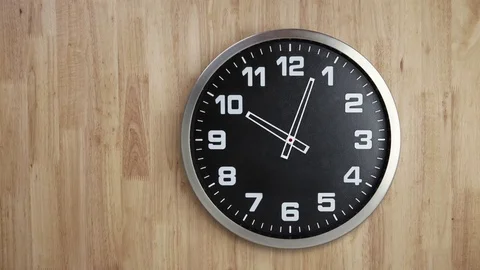 Clock Timelapse on Wooden Wall, 12 Hours Loop able Vídeo Stock 76697049