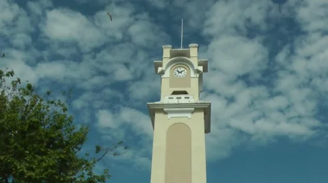 Clock tower of the city. Vídeos de archivo 49902283