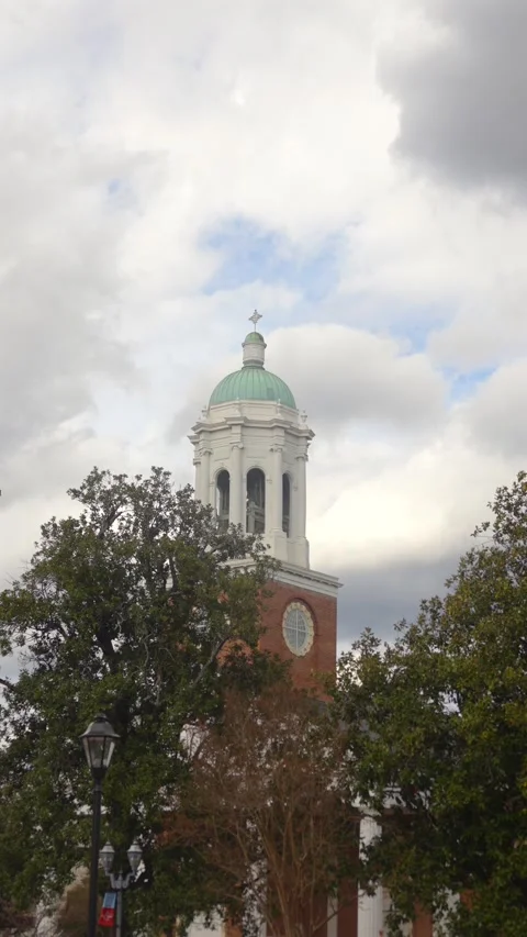 Clock tower with green dome in Augusta Georgia vertical view 스톡 동영상 327250463