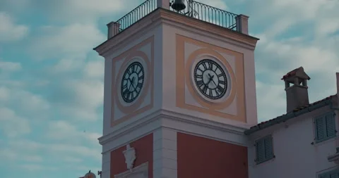 Clock tower on Marshal Tito Square in Rovinj Stock-Footage 334243135