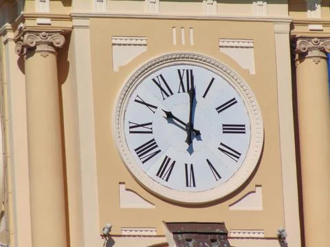 Clock on the tower of Oradea City Hall, Romania 库存照片