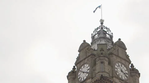 Clock tower with Scottish flag Stock-Footage 144292754