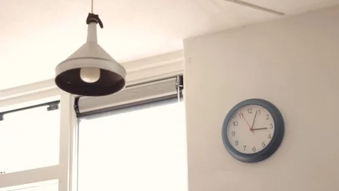 Clock In White Livingroom Vídeo Stock 127032401