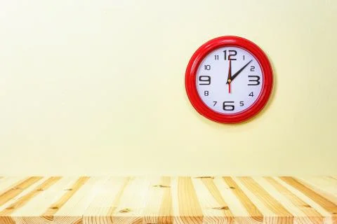 Clock wood table 库存照片