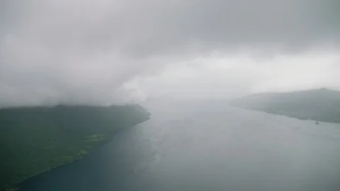 Clody along the coast Vídeo Stock 88617597