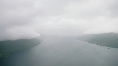 Clody along the coast Vídeo Stock 88619465