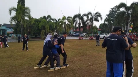 Clog Racing Contest 動画素材 204879598