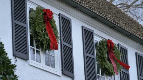 Close up on 2 windows with Christmas reefs 動画素材 121072694