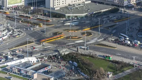 Close-up aerial timelapse of intersection during rush hour in Warsaw, Poland 스톡 동영상 79813616