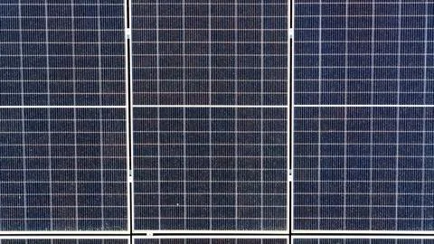 Close-Up Aerial View of Solar Panel Grid Structure Фото