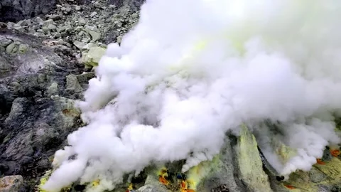 Close Up Aerial View Of Thick Sulfur Smoke Rising From Ijen Volcano Vent 库存影片 332686975