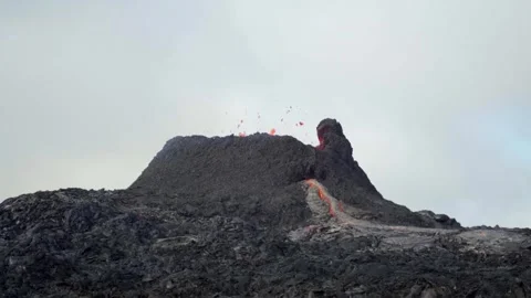 Close Up Aerial View of Volcano Cone Splashing Lava Magma 스톡 동영상 322178992