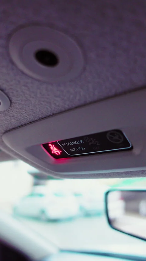 Close-up of the air bag passager light on the car type flashing Видео 280484441