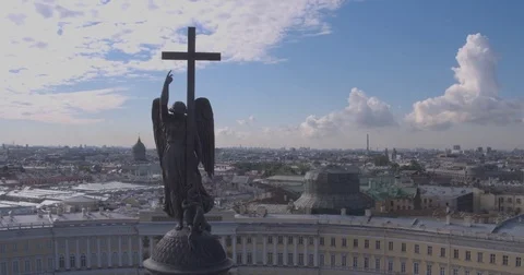 Close up of Alexander column, built between 1830 and 1834 on Palace Square, in 스톡 동영상 84508359