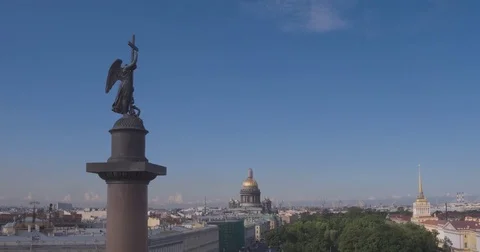 Close up of Alexander column, built between 1830 and 1834 on Palace Square, in 스톡 동영상 84508598