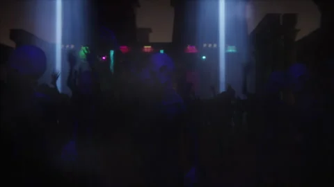 Close-up of aliens clapping and moving to the music Stock Footage 294883150