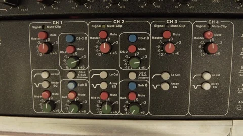 Close up of amp and equalizer for large speaker system location in Kauai Hawaii Vídeos de archivo 121711758