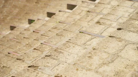 Close-up of ancient stone seating steps inside Pompeii’s Roman theater, showing 库存影片 336225077