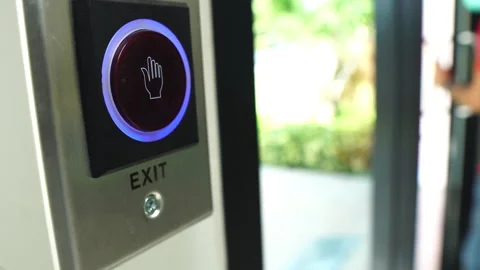 Close and open the door by wirelessly scanning the homeowner's hand, a smart hom Stock Footage 249613055