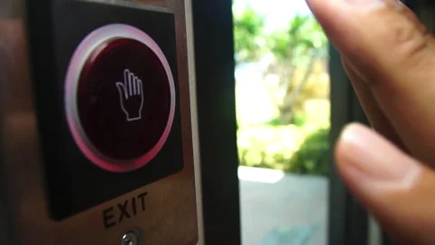 Close and open the door by wirelessly scanning the homeowner's hand, a smart hom Stock Footage 249616956