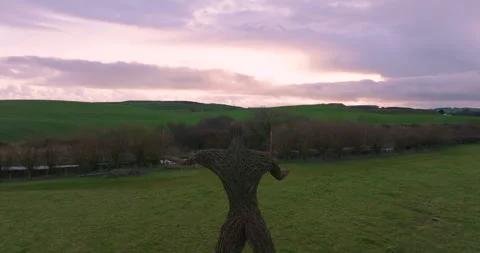 Close up and pull out view of a wickerman sculpture, Scotland 動画素材 293842857