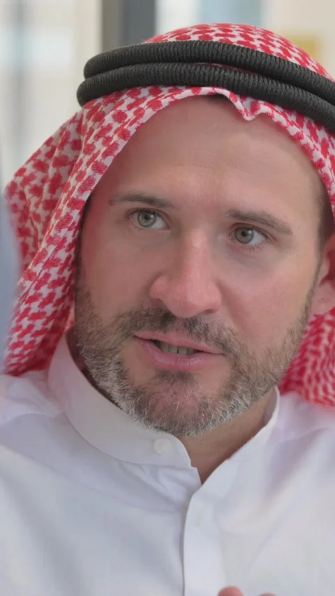 Close up of Angry Arab Man in Argument with Colleague, vertical video Stock Footage 324712942