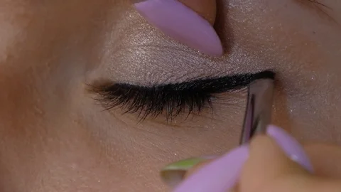 Close-up applies an arrow Stockbeeldmateriaal 127069505