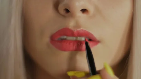 Close up of applying make up on lips Video stock 79711601