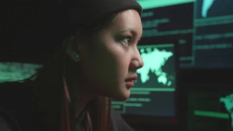 Close Up Asian Woman Hacker Using Computer Hacking, Code On Multiple Computer 스톡 동영상 161458379
