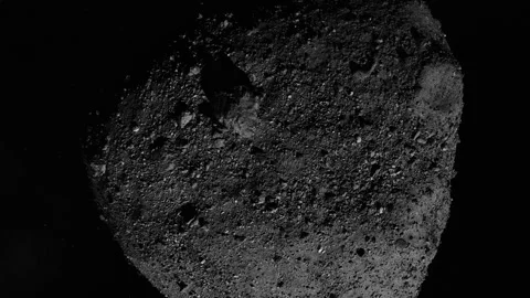 Close-up of an Asteroid Flying Through Space Stockbeeldmateriaal 250175252