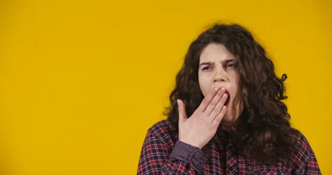 Close-up attractive plus-size model posing 库存影片 131606828