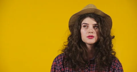 Close-up attractive plus-size model posing 库存影片 131618326