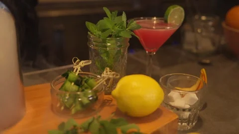 Close Up of Bartender Mixing a smokey whiskey bourbon cocktail mixology drink Stockbeeldmateriaal 246702932