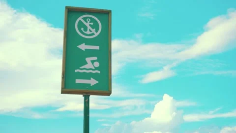 Close beach sign Stock-Footage 150004380