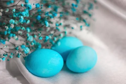 Close-up of beautiful blue Easter eggs. Easter decor. Selective focus Fotos de archivo