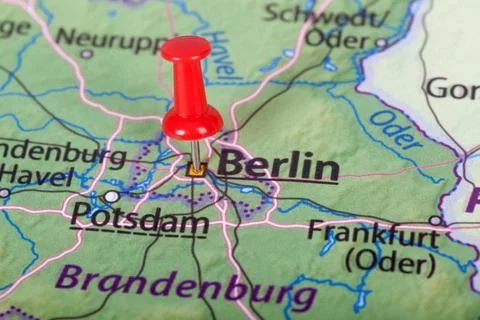 Close up of Berlin map with red pin - Travel concept Foto stock