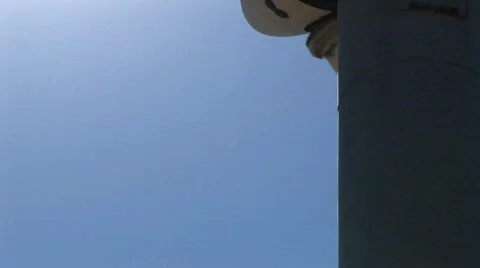 Close-up of the blades of a wind turbine at Tehachapi, California Vidéo 440144