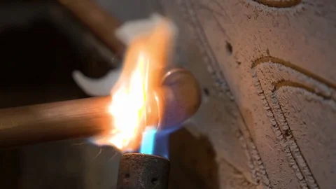 Close up of blow torch brazing copper pipe 库存影片 82006937