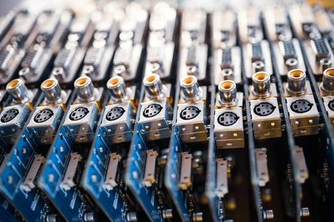 Close-up blurry metal sockets on a computer video board Stock-Fotos