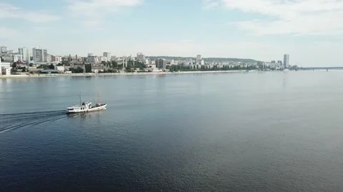 A close up of a boat Vídeos de archivo 130206341