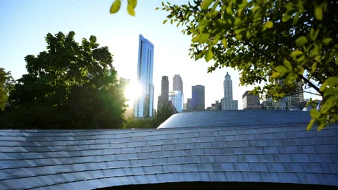 Close up of BP Pedestrian Bridge view with Chicago downtown background with a 库存影片 319362867