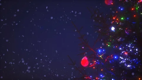 Close-up branches of Christmas tree with colorful garland lights surrounded by Vídeo Stock 101462311