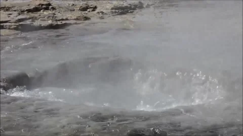Close-Up of Bubbling Hot Spring in Natural Geothermal Area 스톡 동영상 323298189