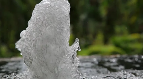 Close up of bubbling water feature 스톡 동영상 31496657
