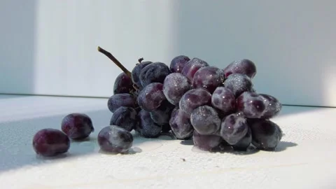 Close up of a bunch of grapes Stock Footage 159617589