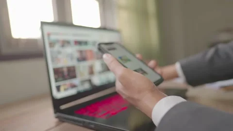 Close up The business man's hand is using the laptop at the office. 스톡 동영상 147956891