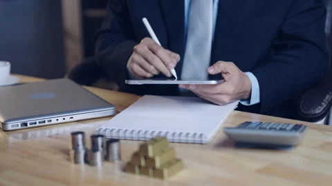 Close up of businessman using stylus pen signing digital contract on tablet.. Stock Footage 328440116