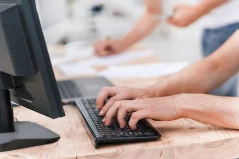 Close up. businessman working on a personal computer Foto stock