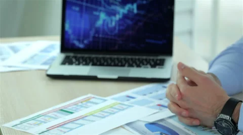 Close up of businessmen shaking hands Stock Footage 47881683