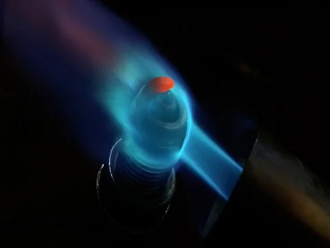 Close-up. Calcination of the spark plug. Video stock 102247907